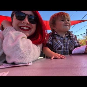 Meet your Posher, Danielle